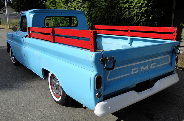 GMC 100 Fleetside pickup