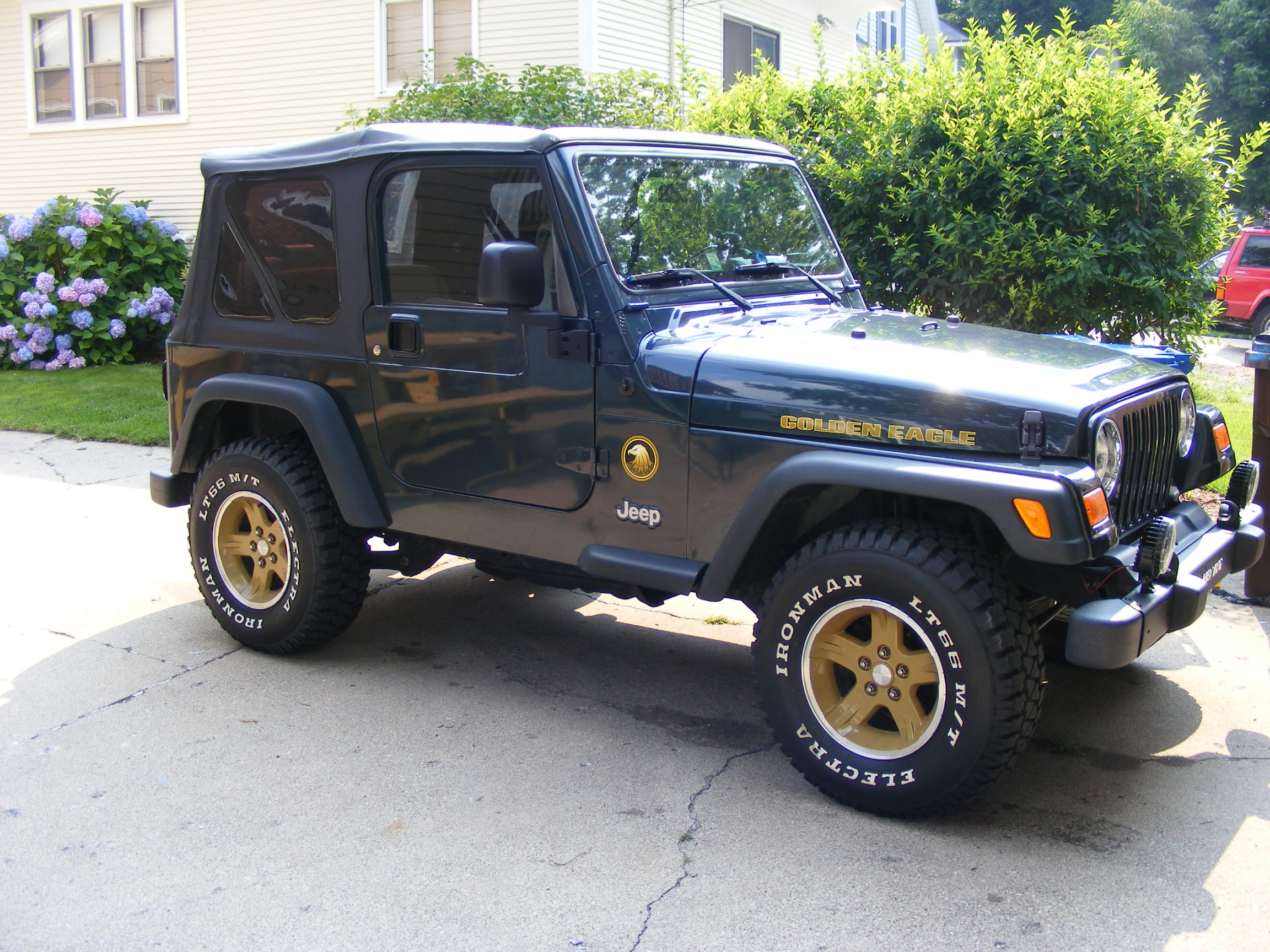 Jeep Golden Eagle