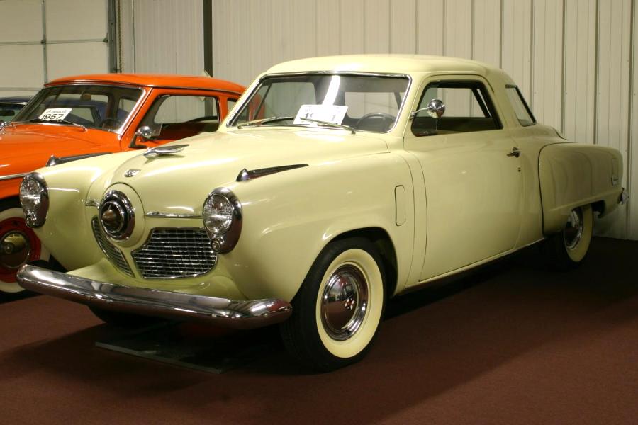 Studebaker Commander De Luxe 4dr