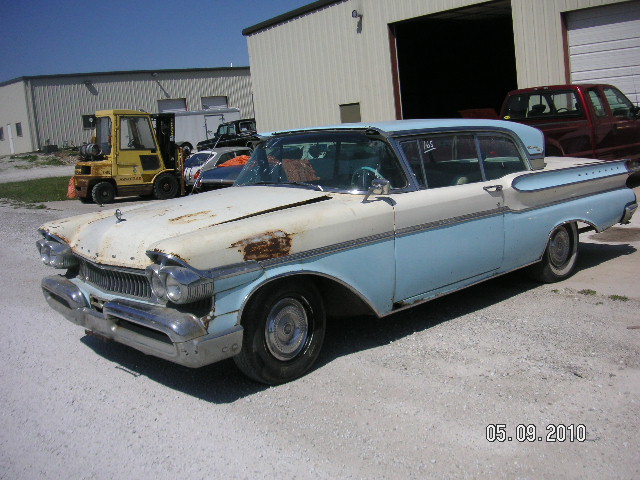 Mercury Custom 2-dr Hardtop