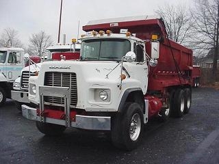 Mack RB600