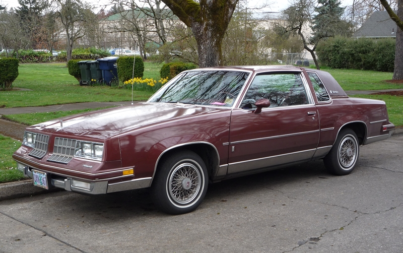 Oldsmobile Cutlass Supreme Brougham coupe