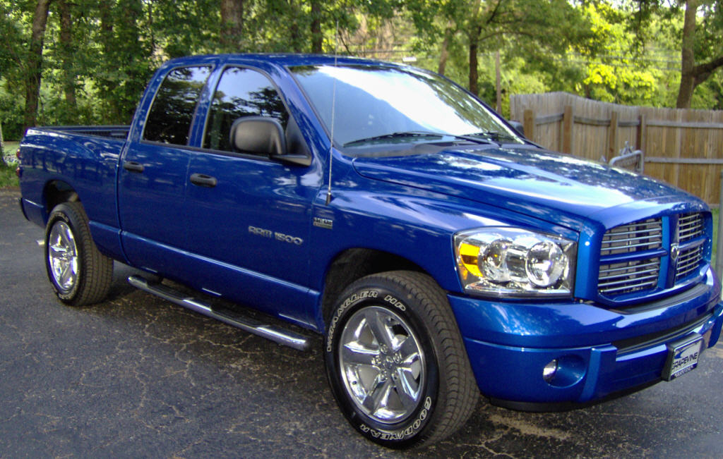 Dodge Ram 1500 SLT