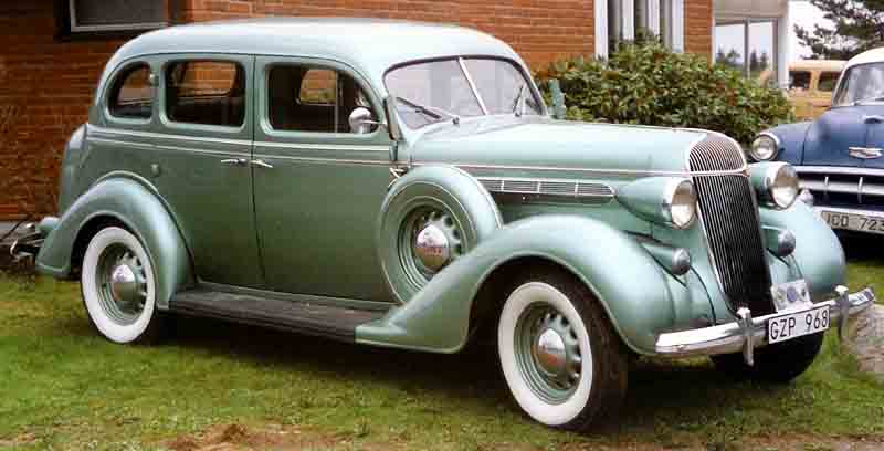 Chrysler 4-Door Sedan