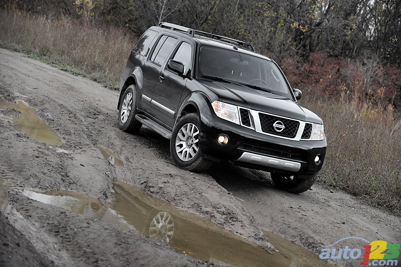 Nissan Pathfinder LE