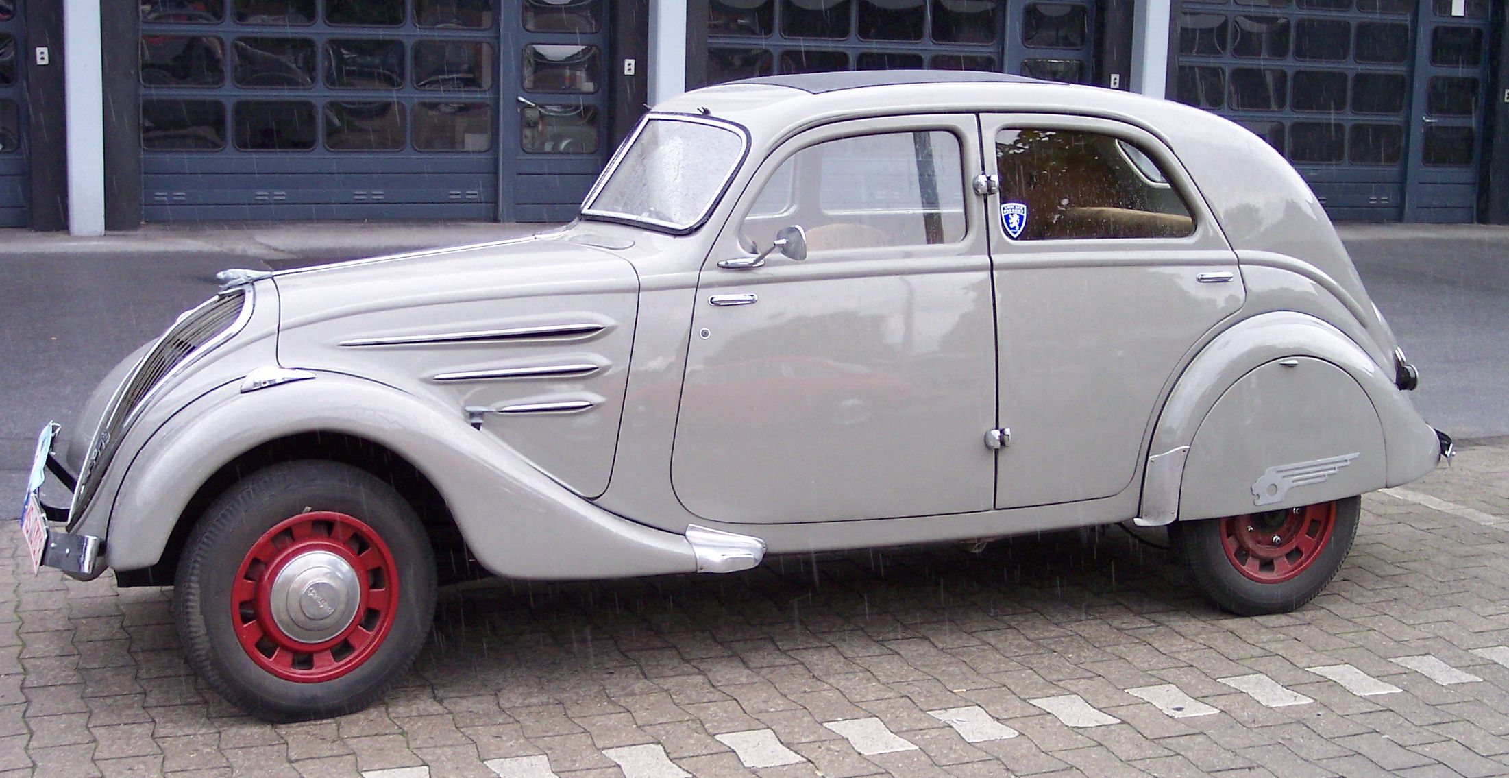 Peugeot 402