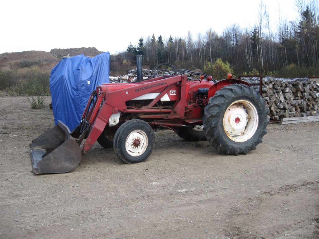 International Harvester 434