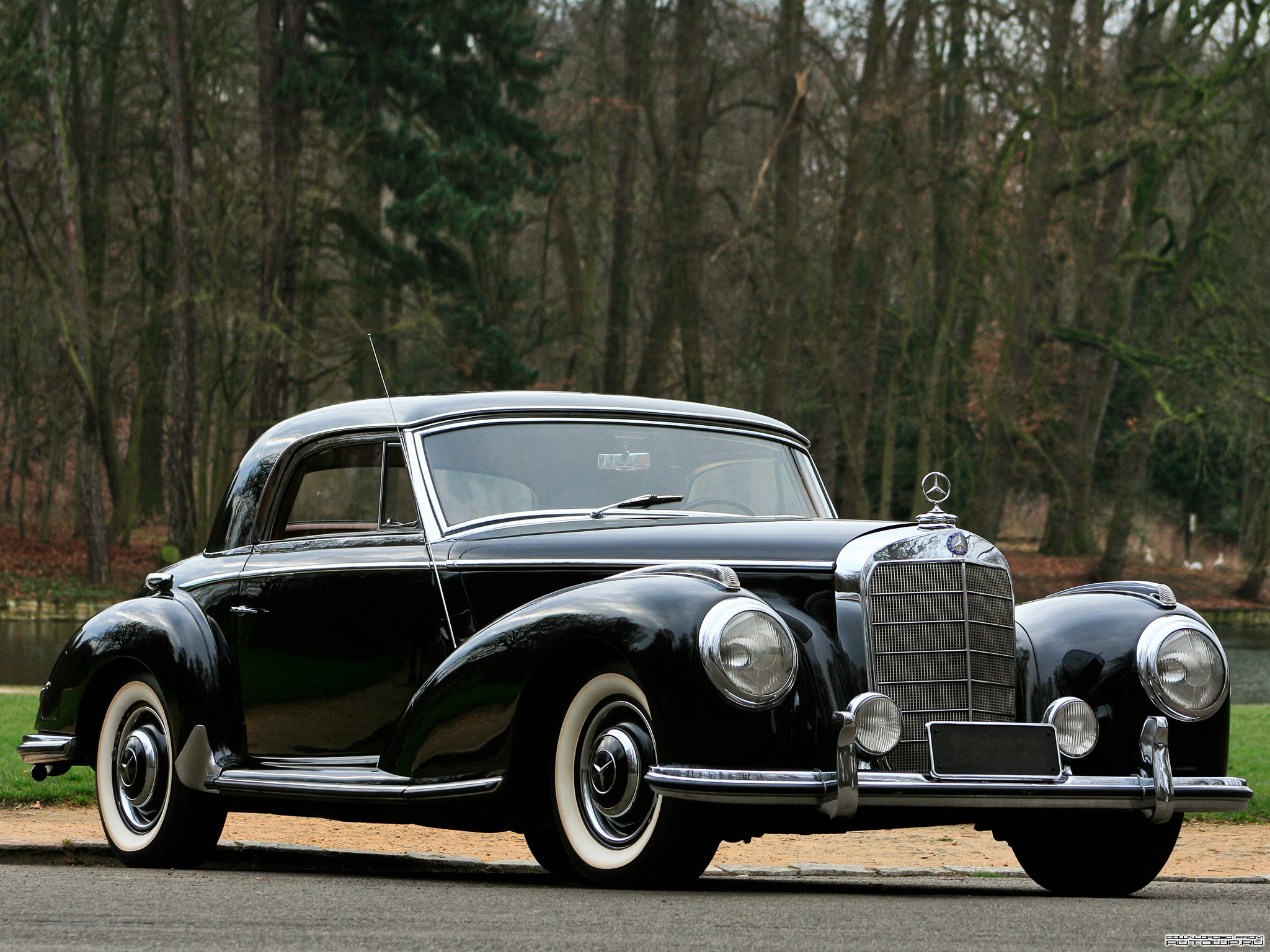 Mercedes-Benz 300 S