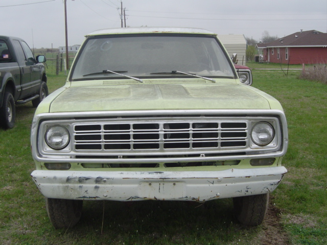 Dodge D 200