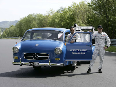 Mercedes-Benz Spezial 300 Transporter replica