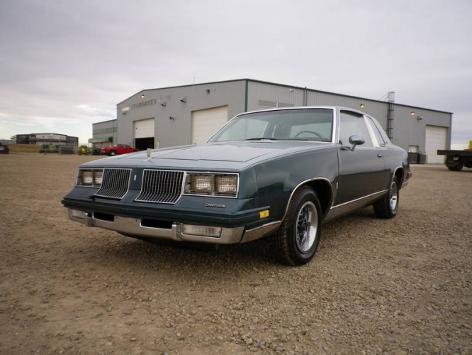 Oldsmobile Cutlass Supreme Brougham coupe