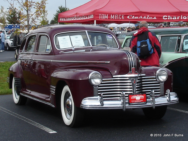 Pontiac Streamliner Eight sedan