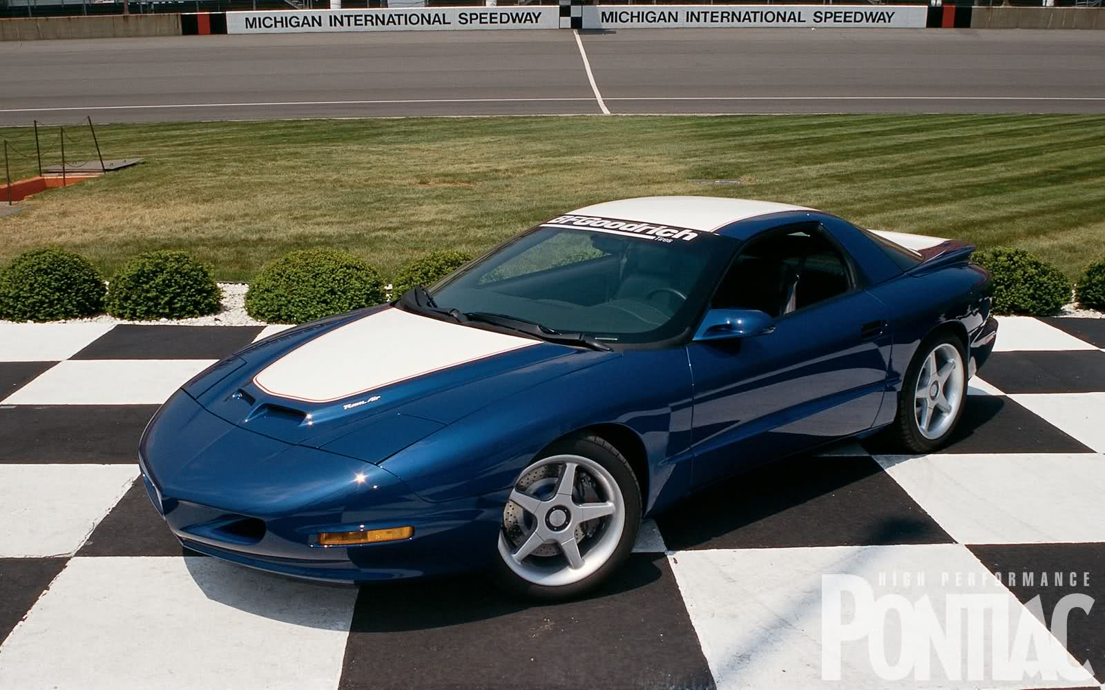 Pontiac Chieftain 8 4-dr Sed