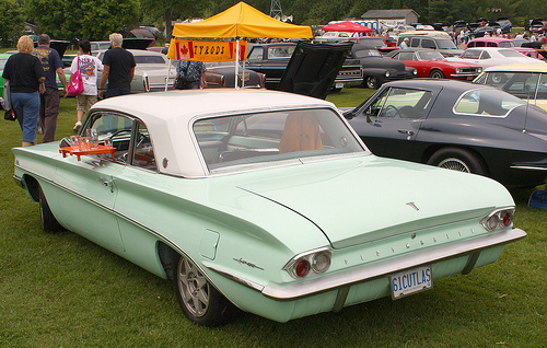 Oldsmobile F-85 Cutlass 2-dr