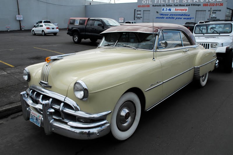 Pontiac Streamliner sedan