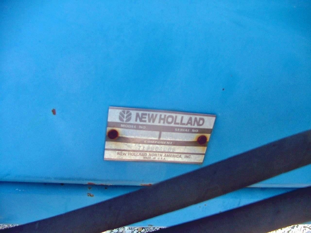 New Holland 32LA