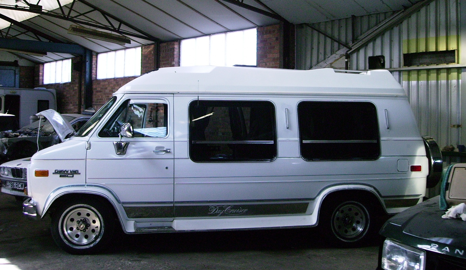 Chevrolet C-20 Chevy van