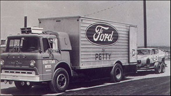 Ford C600