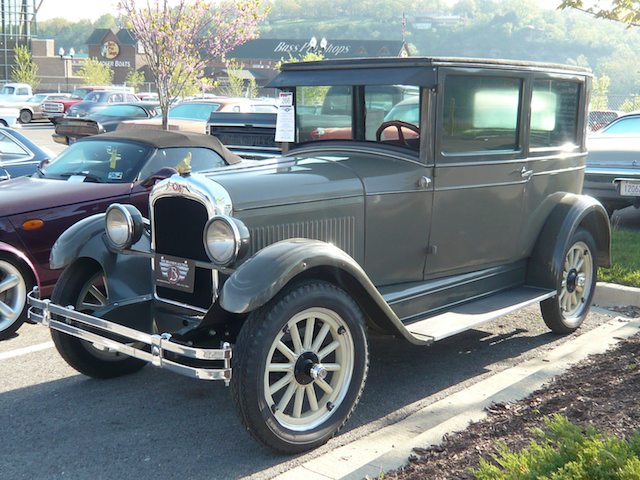 Pontiac 2 dr sedan