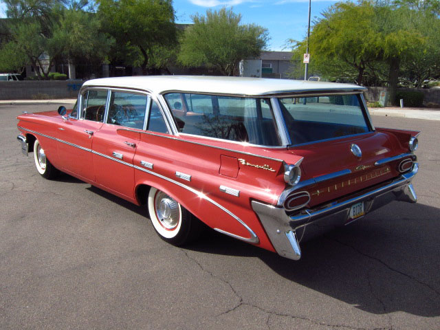 Pontiac Bonneville Safari wagon