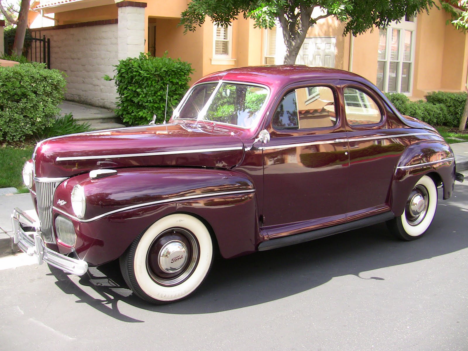 Ford Super De Luxe coupe