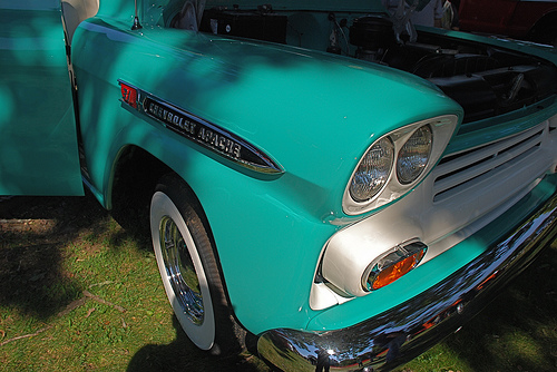 Chevrolet 3106 Apache Suburban