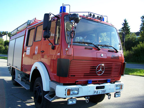 Mercedes-Benz 1222