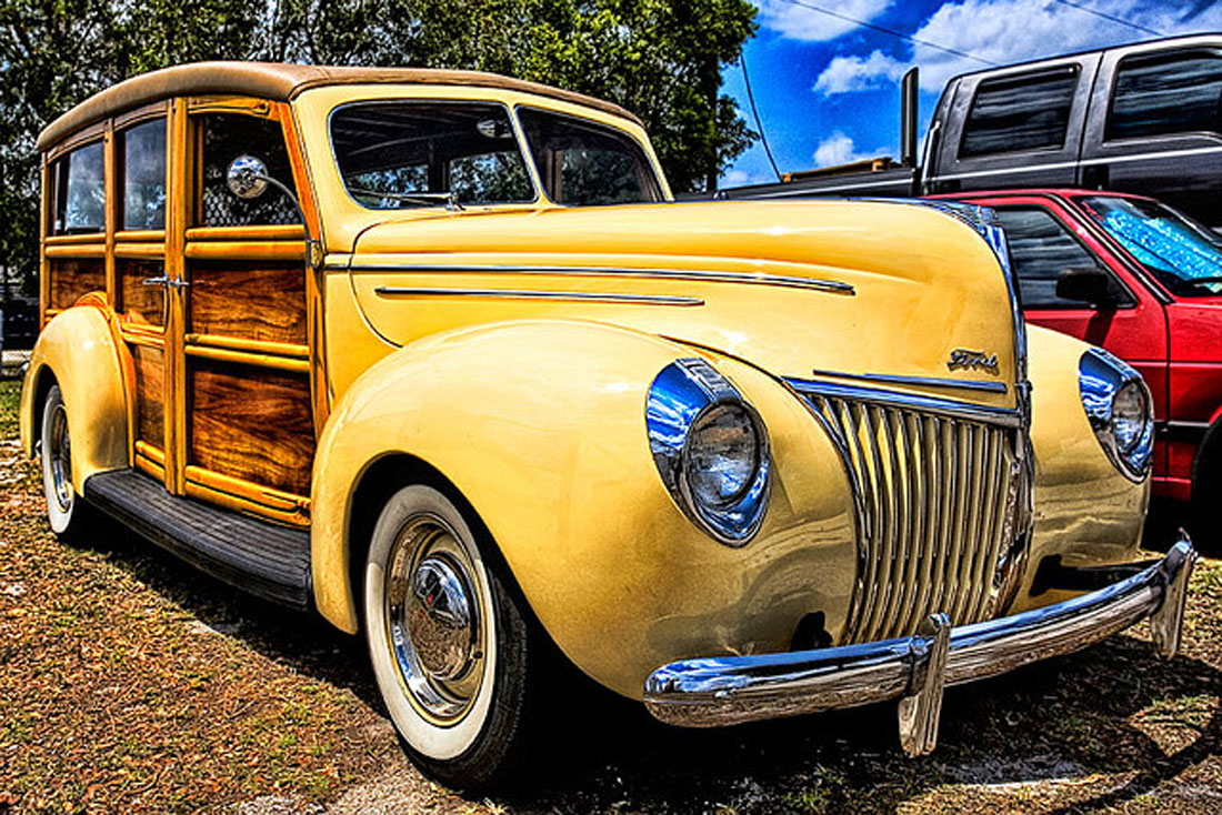 Ford Deluxe Woody