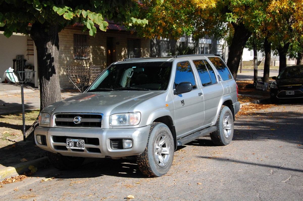 Nissan Pathfinder SE 35