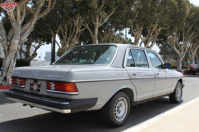 Mercedes-Benz 300 D sedan