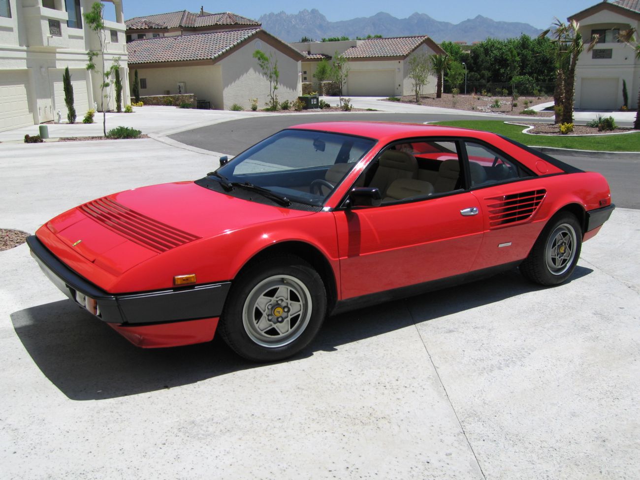 Ferrari Mondial 8