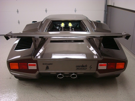 Replica Countach