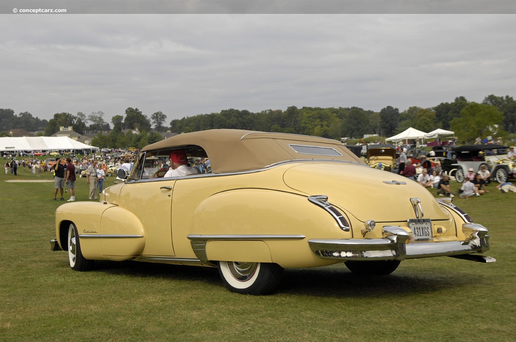 Cadillac Ser 62 De Luxe touring sedan