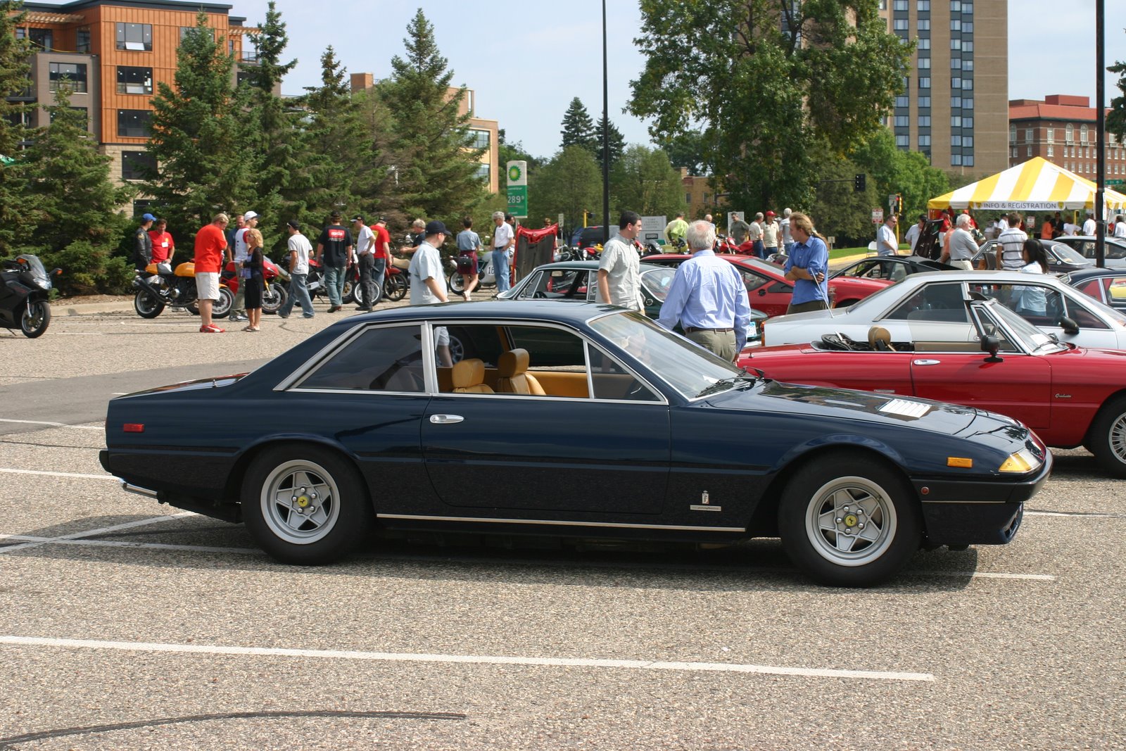 Ferrari 400