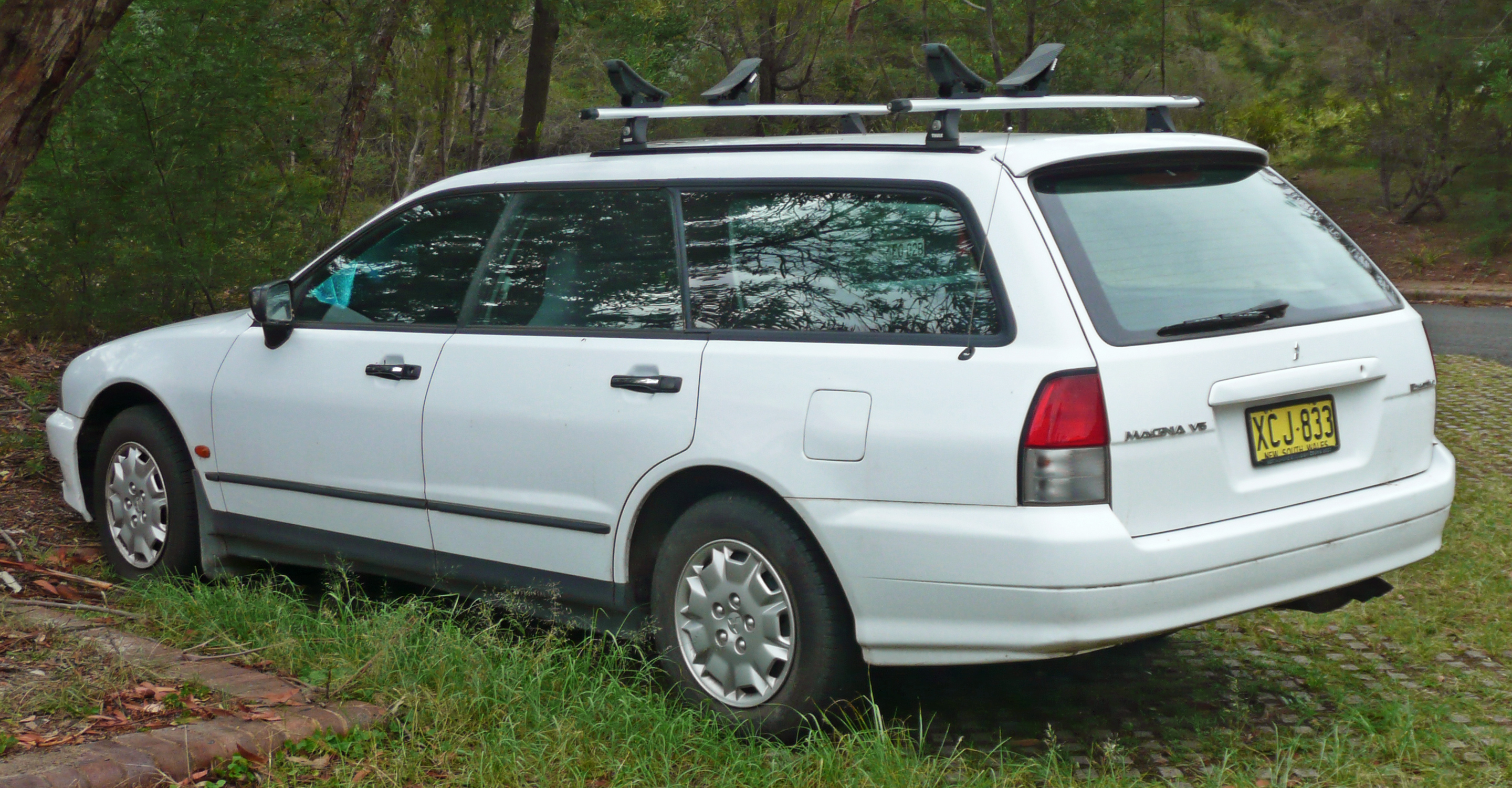 Mitsubishi Magna Executive