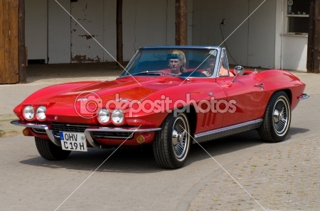 Chevrolet Corvette C2 Sting Ray Convertible