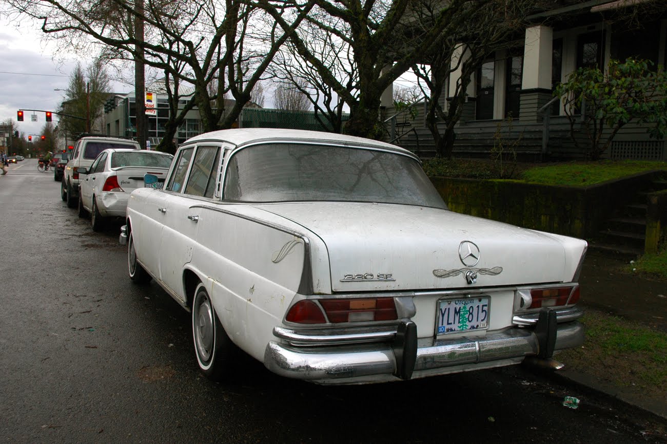 Mercedes-Benz 220 Heckflosse