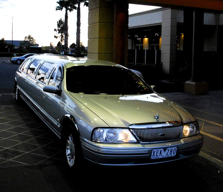 Ford LTD Limo