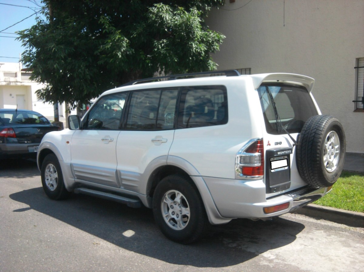 Mitsubishi Montero GLS DI-D