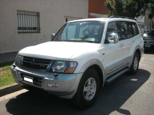 Mitsubishi Montero GLS DI-D