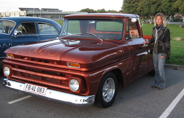 Chevrolet C-10 Panel