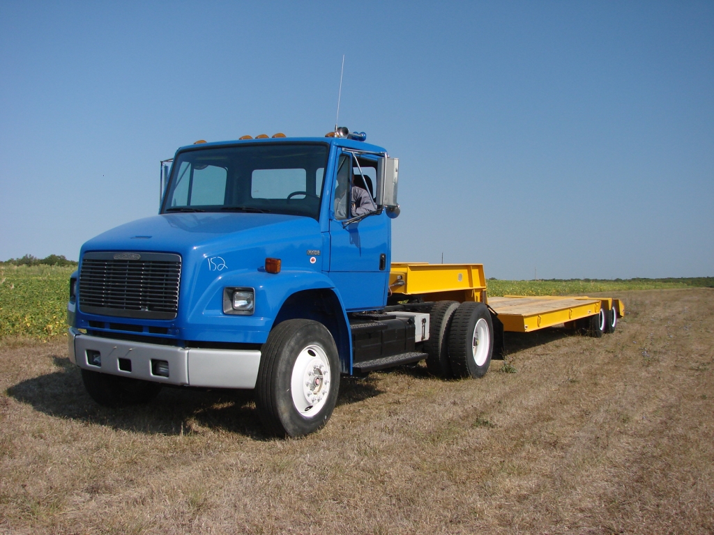 Freightliner FL106