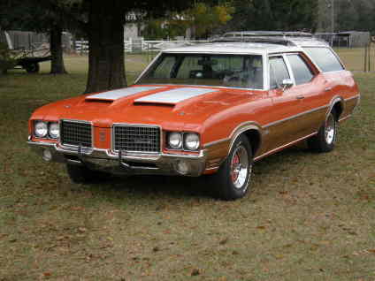 Oldsmobile Cutlass Vista Cruiser wagon