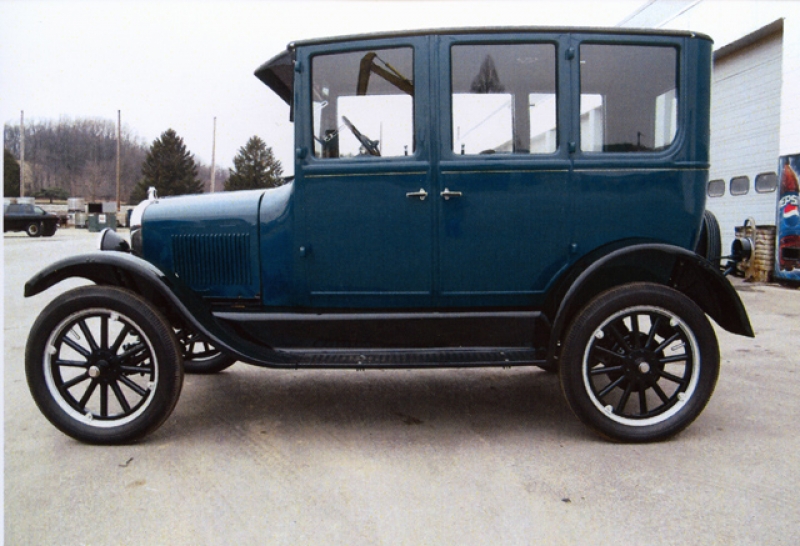 Ford Model T sedan