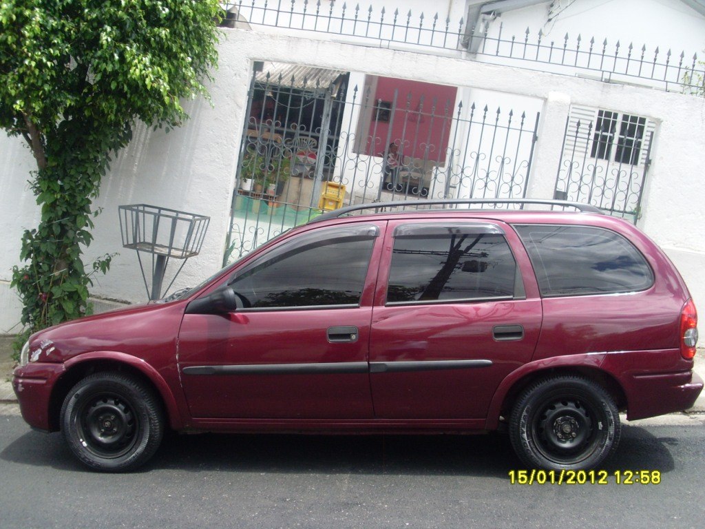 Chevrolet Corsa Wagon GL 16