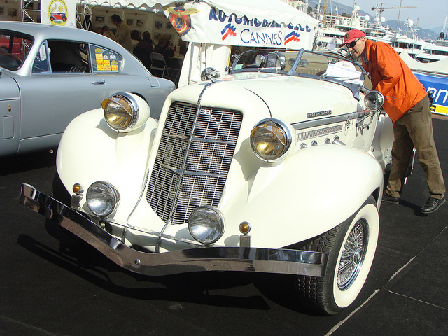 Auburn 852 Speedster replica