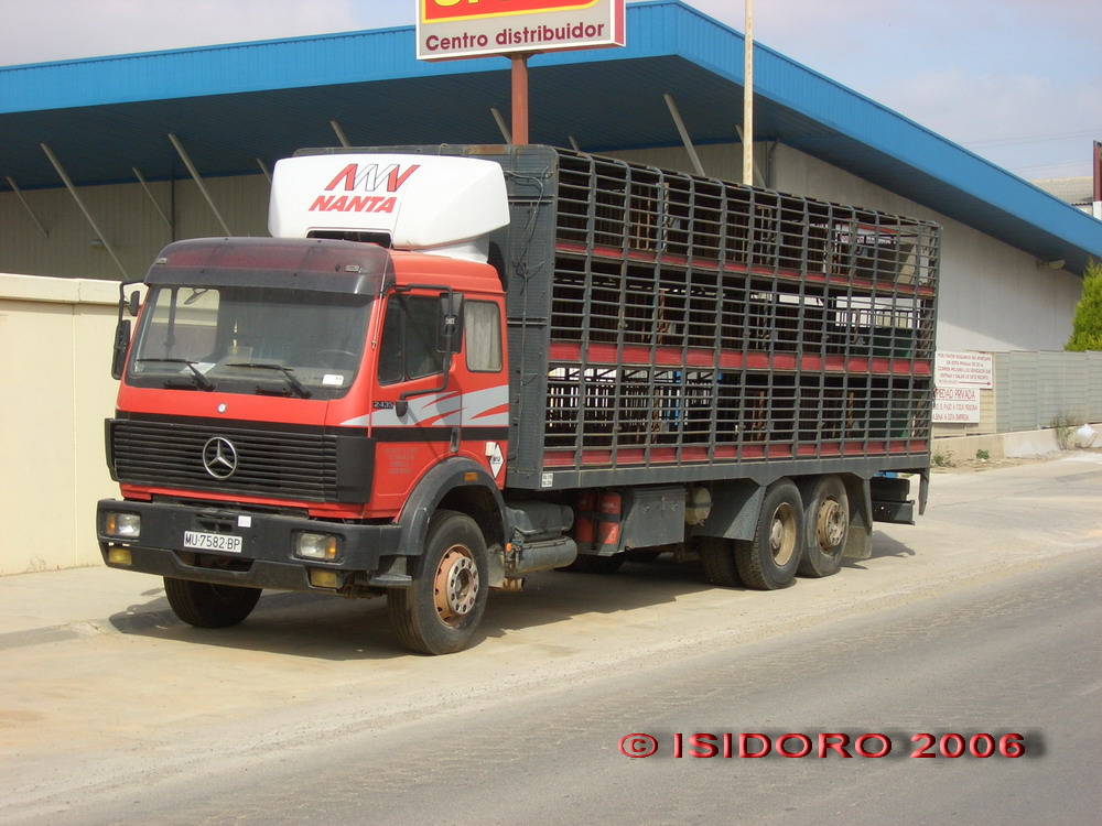 Mercedes-Benz 2435