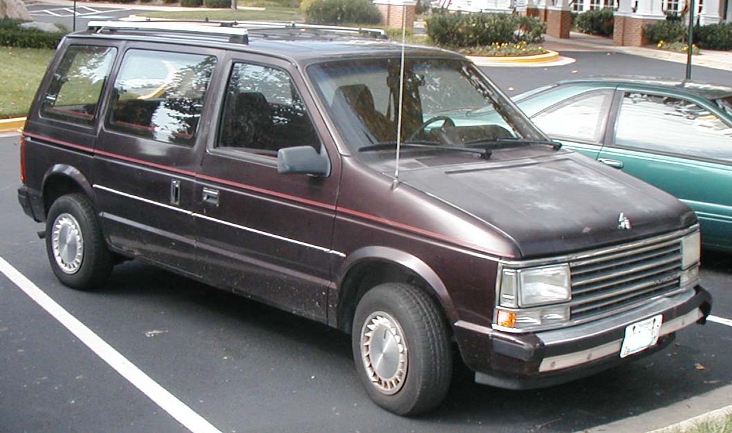 Plymouth Voyager LE