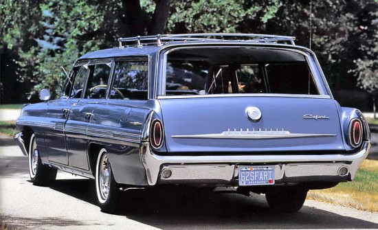 Pontiac Bonneville Safari wagon