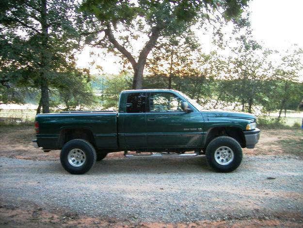 Dodge Ram 1500 SLT Laramie Club Cab